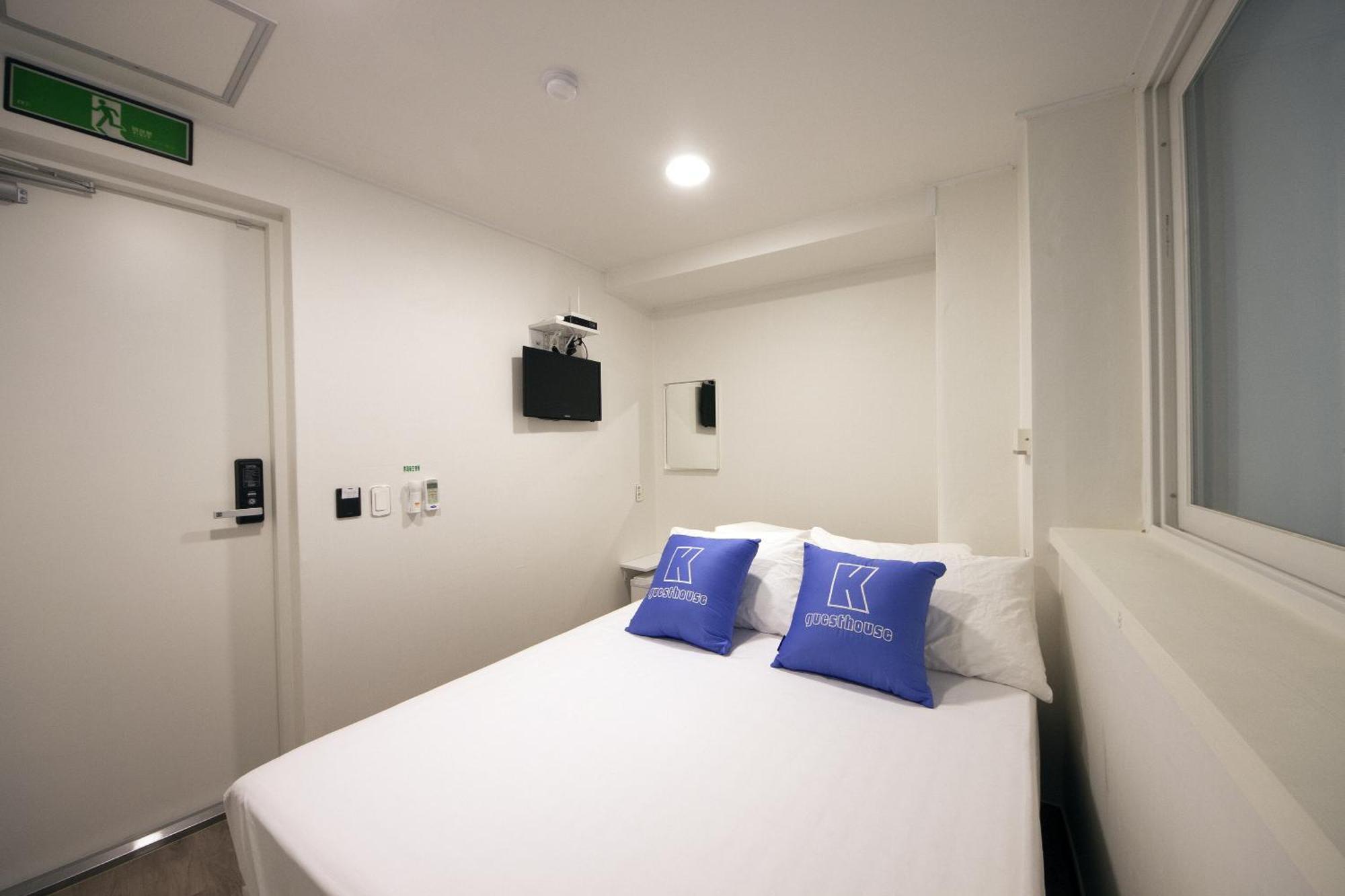 K-Guesthouse Myeongdong 1 Сеул Номер фото